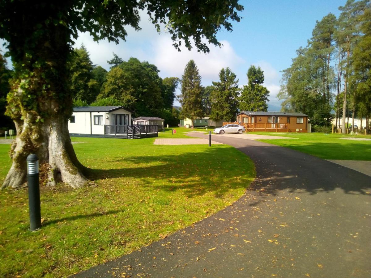 Callander Woods Holiday Park Hotel Exterior photo