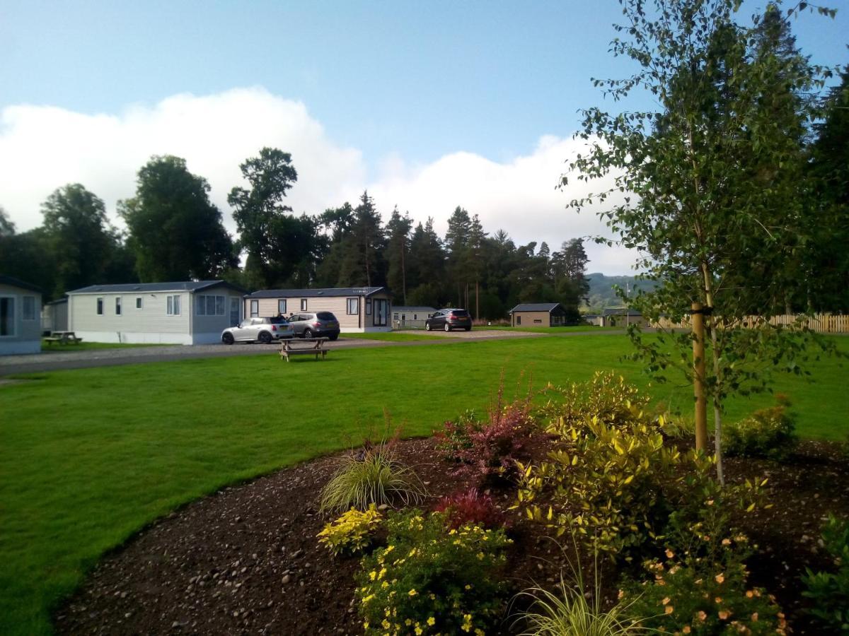 Callander Woods Holiday Park Hotel Exterior photo