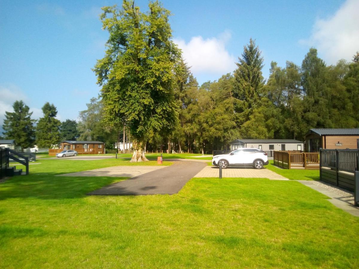 Callander Woods Holiday Park Hotel Exterior photo