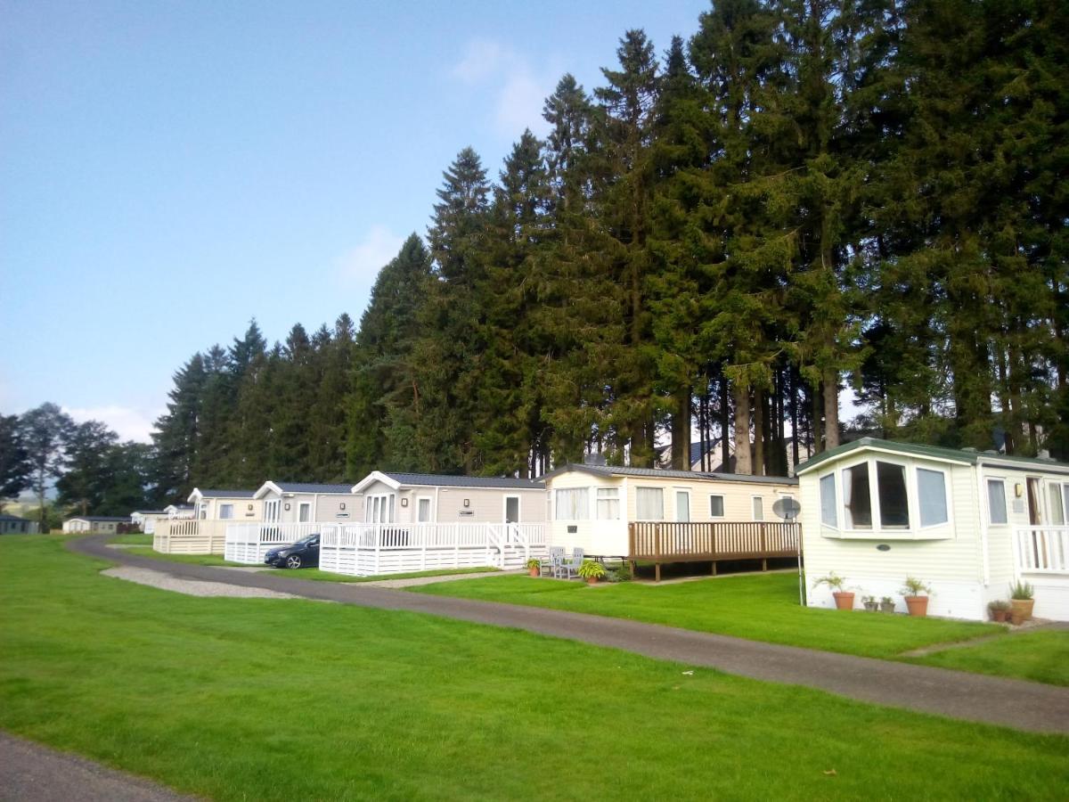 Callander Woods Holiday Park Hotel Exterior photo