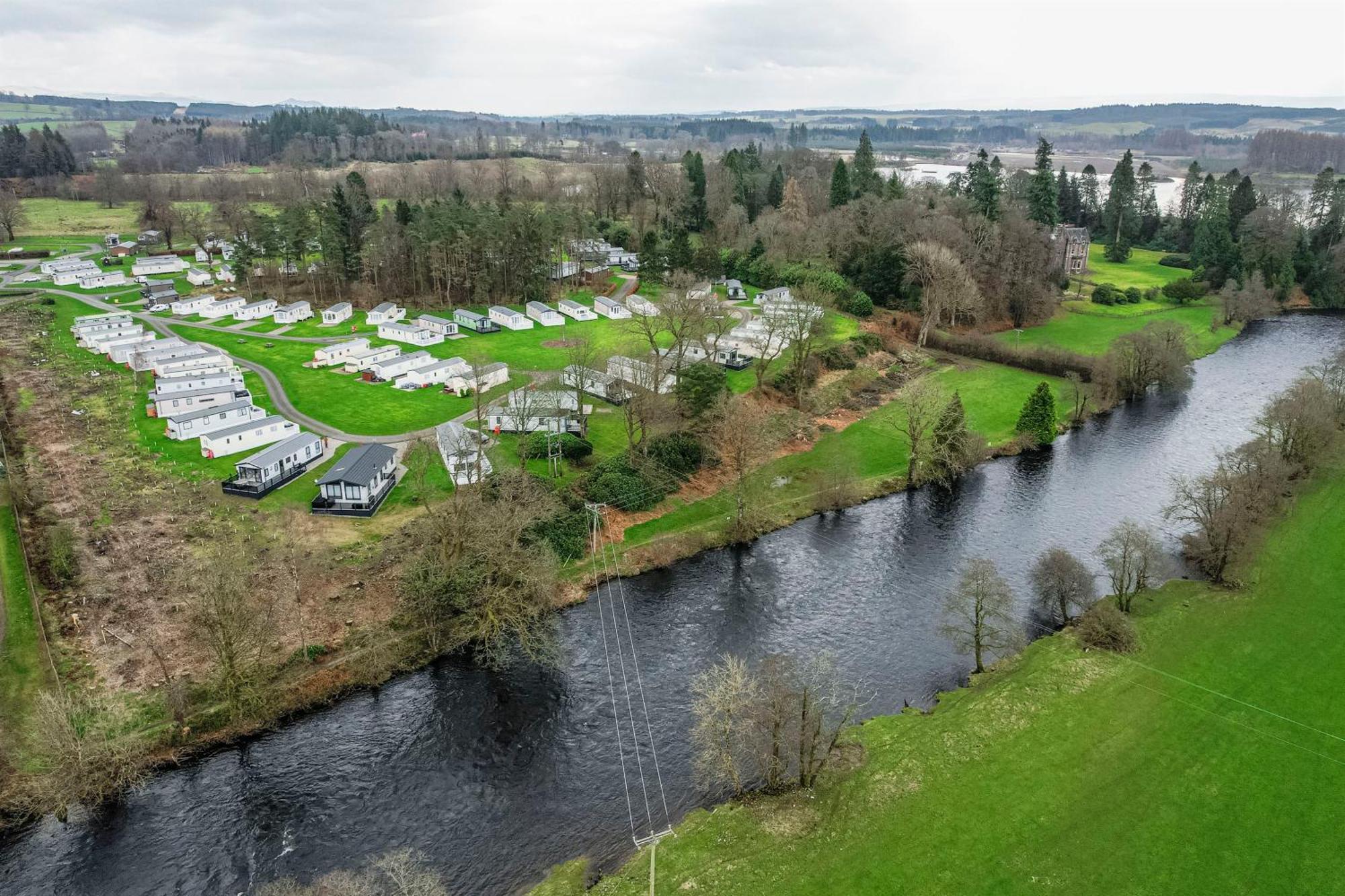 Callander Woods Holiday Park Hotel Exterior photo